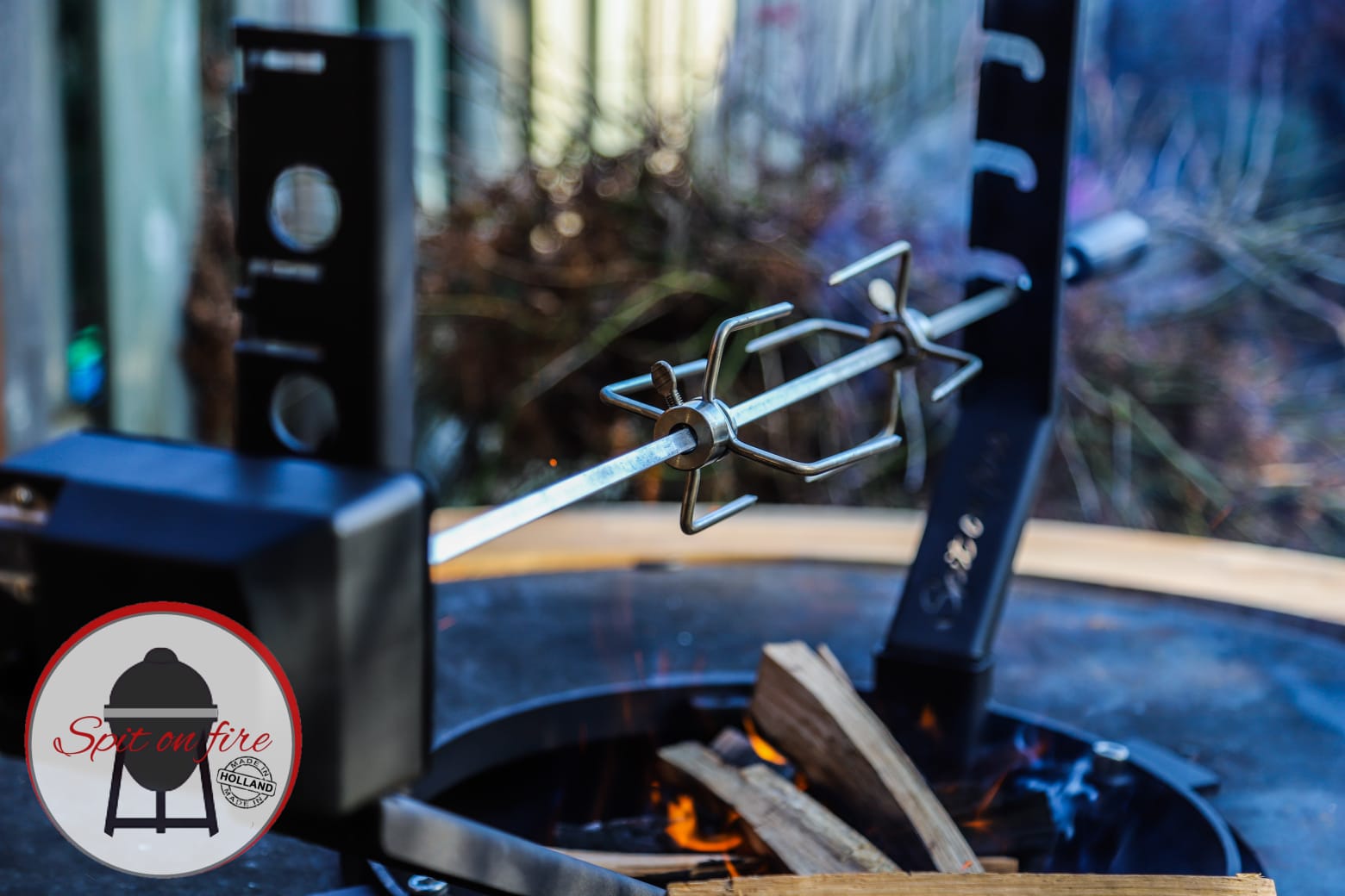 The Spit on Fire Rotisserie voor OFYR 100